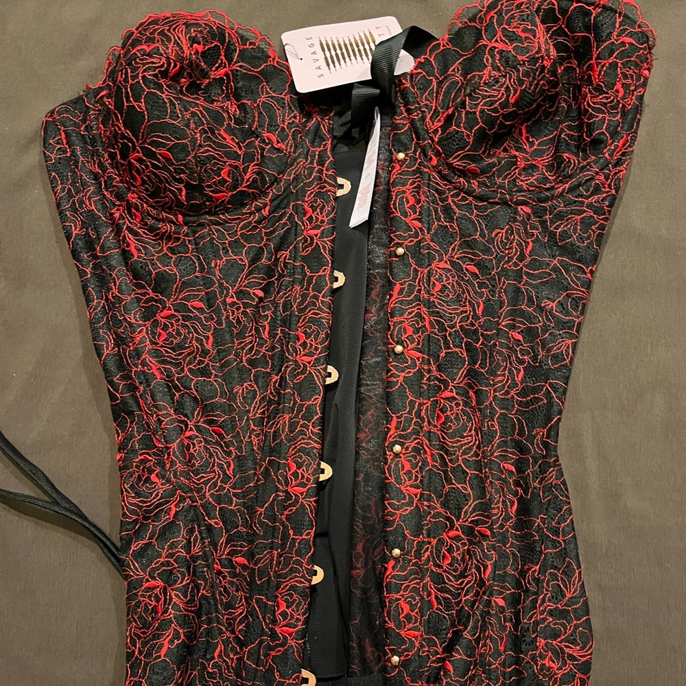 NWT SAVAGEXFENTY embroidered lace corset